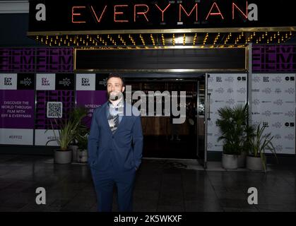 Acteur Cosmo Jarvis à la première britannique du film il est en nous tous, Everyman cinéma, Edinburgh International film Festival 2022 Banque D'Images