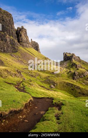 Le chemin à travers le Quiraing, île de Skye, Écosse Banque D'Images