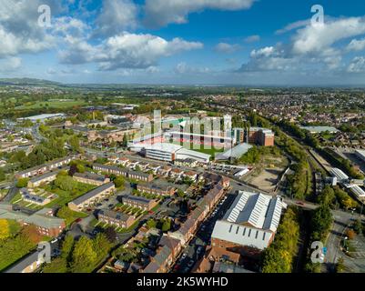 Bienvenue au Wrexham football Club, le célèbre champ de courses appartenant à Deadpool Star Ryan Reynolds de l'Air Aerial Drone Images rob mcelhenney Banque D'Images