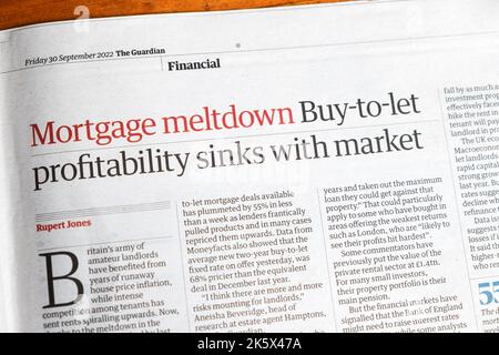 « La rentabilité du Buy-To-Let s'enfonce dans le marché » le journal Guardian Headline British Economy article 30 septembre 2022 Londres UK Banque D'Images