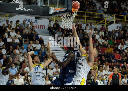 Vérone, Italie. 2th octobre 2022. Championnat italien de basket-ball A1, match entre Tezenis Verona et Happy Casa Brindisi. Banque D'Images