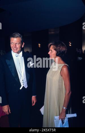 John Lindsay, maire de New York avec sa femme, Mary, inauguration du nouvel opéra métropolitain, Lincoln Center, New York, New York, États-Unis, Collection Toni Frissell, 16 septembre 1966 Banque D'Images