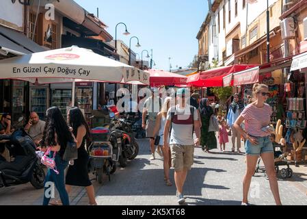 Nicosie, Chypre - 24 octobre 2022 : vue sur la rue commerçante Arasta Bazaar Banque D'Images