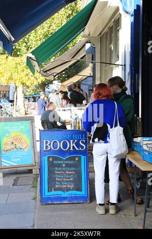 Primrose Hill Books dans le village haut de gamme de Primrose Hill avec des magasins indépendants le long de Regents Park Road, dans le nord de Londres, Royaume-Uni Banque D'Images
