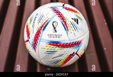 25 septembre 2022, Doha, Qatar, le ballon officiel de la coupe du monde de la FIFA Adidas Al Rihla 2022. Banque D'Images