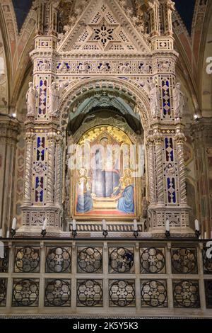 Le Tabernacle gothique d'Andrea Orcagna à l'intérieur de l'église d'Orsanmichele à Florence en Italie Banque D'Images