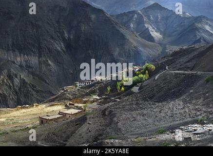 Bon ancien monastère bouddhiste Lamayuru dans les montagnes du Ladakh, Himalaya, Inde du Nord. Banque D'Images