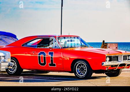 Un Dodge Charger 1969 est exposé au cours de la Cruisin’ the Coast 26th annuelle à Biloxi, Mississippi. Banque D'Images