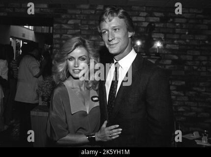 Heather Mills et Ted Shackleford à la Family Feud All-Star Premier Time cocktail spécial après la fête avec des acteurs de l'hôpital général, tous mes enfants, Dynasty et Knott's Landing sur 25 juillet 1982. Crédit: Ralph Dominguez/MediaPunch Banque D'Images