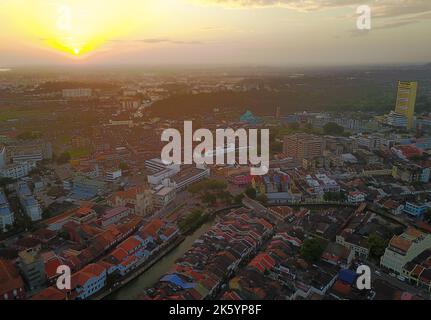 Vue aérienne de la ville de Malacca au lever du soleil Banque D'Images