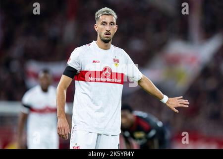 Stuttgart, Allemagne. 09th octobre 2022. Football: Bundesliga, VfB Stuttgart - 1. FC Union Berlin, Matchday 9, Mercedes-Benz Arena. Gestes Atakan Karazor à Stuttgart. Credit: Tom Weller/dpa - Nutzung nur nach schriftlicher Vereinbarung mit der dpa/Alay Live News Banque D'Images