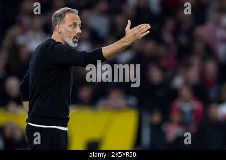 Stuttgart, Allemagne. 09th octobre 2022. Football: Bundesliga, VfB Stuttgart - 1. FC Union Berlin, Matchday 9, Mercedes-Benz Arena. L'entraîneur de Stuttgart Pellegrino Matarazzo réagit dans le match. Credit: Tom Weller/dpa - Nutzung nur nach schriftlicher Vereinbarung mit der dpa/Alay Live News Banque D'Images