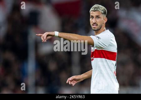 Stuttgart, Allemagne. 09th octobre 2022. Football: Bundesliga, VfB Stuttgart - 1. FC Union Berlin, Matchday 9, Mercedes-Benz Arena. Gestes Atakan Karazor à Stuttgart. Credit: Tom Weller/dpa - Nutzung nur nach schriftlicher Vereinbarung mit der dpa/Alay Live News Banque D'Images