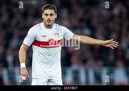 Stuttgart, Allemagne. 09th octobre 2022. Football: Bundesliga, VfB Stuttgart - 1. FC Union Berlin, Matchday 9, Mercedes-Benz Arena. Les gestes Konstantinos Mavropanos de Stuttgart. Credit: Tom Weller/dpa - Nutzung nur nach schriftlicher Vereinbarung mit der dpa/Alay Live News Banque D'Images