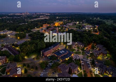 Vue aérienne du campus universitaire au coucher du soleil Banque D'Images