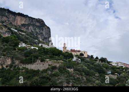 Conca dei Marini - Scorcio della Chiesa di San Pancrazio da Capo di Conca Banque D'Images