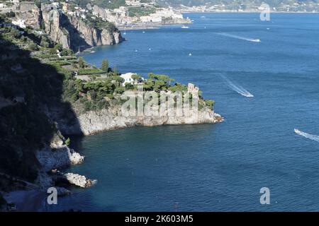 Conca dei Marini - Scorcio della torre saracena dal belvedere di via Pistello Banque D'Images