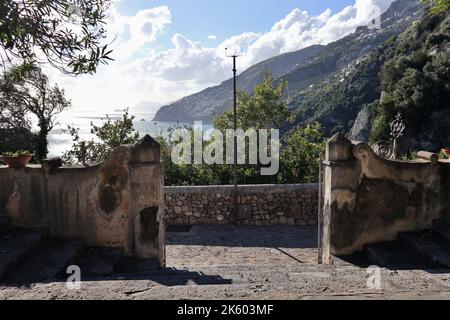 Conca dei Marini - Scorcio panoramico dal sagrato della Chiesa di San Pancrazio Banque D'Images