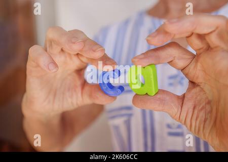 Le concept de l'utilisation du calcium pour renforcer les os dans l'arthrite et la neurologie Banque D'Images