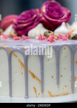gâteau romantique peint à la main doré Banque D'Images