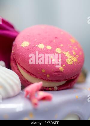 gâteau romantique peint à la main doré Banque D'Images