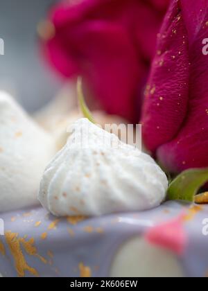 gâteau romantique peint à la main doré Banque D'Images