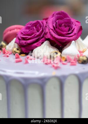 gâteau romantique peint à la main doré Banque D'Images