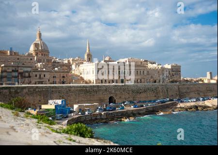 La Valette, capitale de la Culture 2018, avec le dôme de l'église Carmélite et la cathédrale anglicane Saint-Paul, île de Malte, mer Méditerranée, Europe Banque D'Images