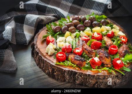 Ensemble d'en-cas au vin d'antipasti méditerranéens (sélection) Banque D'Images