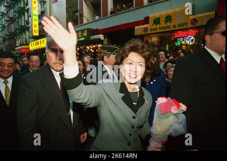 Bureau du Secrétaire - Elaine Chao Secrétaire à Chinatown à New York (New York) Banque D'Images