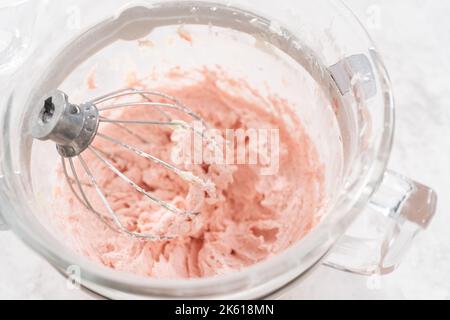 Petits gâteaux au chocolat et aux fraises Banque D'Images