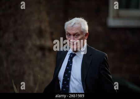 Downing Street, Londres, Royaume-Uni. 11th octobre 2022. Les ministres assistent à la première réunion du Cabinet au 10 Downing Street depuis la conférence du Parti conservateur la semaine dernière. Graham Stuart, député, ministre d'État (ministre du climat) au ministère des Affaires, de l'énergie et de la Stratégie industrielle. Photo:Amanda Rose/Alamy Live News Banque D'Images