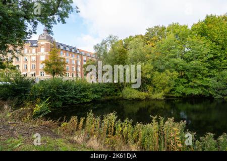 Copenhague, Danemark. Octobre 2022. Vue sur le parc Churchill, une zone verdoyante entourant la forteresse de Kastellet dans le centre-ville Banque D'Images