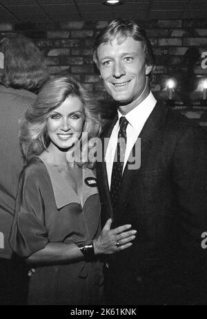 Heather Mills et Ted Shackleford à la Family Feud All-Star Premier Time cocktail spécial après la fête avec des acteurs de l'hôpital général, tous mes enfants, Dynasty et Knott's Landing sur 25 juillet 1982. Crédit: Ralph Dominguez/MediaPunch Banque D'Images