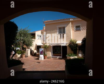 Boutiques de créateurs, Porto Cervo, Costa Smeralda, Arzachena, Sardaigne, Italie. Banque D'Images