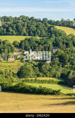 Petit matin lumière le jour du milieu de l'été (21 juin) sur le village Cotswold de SLAD, Gloucestershire UK - l'auteur de Laurie Lee maison de 'Cider with Rosie' Banque D'Images