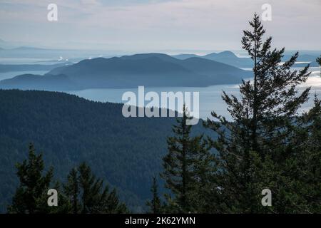 Orcas Island, îles San Juan, vue depuis le sommet du mont Constitution, État de Washington, États-Unis Banque D'Images