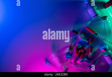 contexte pharmaceutique coronavirus médicament neon Banque D'Images