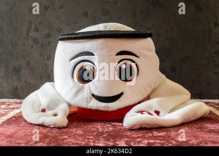 La mascotte officielle de la coupe du monde de la FIFA 2022 Qatar, la'eeb. La'eeb est un mot arabe qui signifie "joueur super qualifié". Banque D'Images