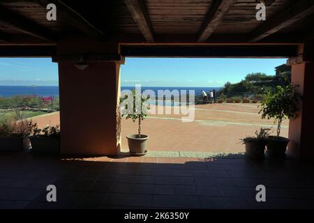 San Teodoro, Sardaigne, Italie. Capo Coda Cavallo. Village et station de Punta est Banque D'Images