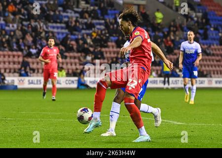 Ben Brereton Díaz #22 de Blackburn Rovers tire sur but pendant le match de championnat de Sky Bet Wigan Athletic vs Blackburn Rovers au stade DW, Wigan, Royaume-Uni, 11th octobre 2022 (photo de Craig Thomas/News Images) Banque D'Images