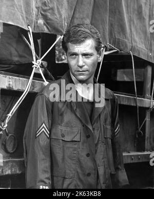 GEORGE SEGAL in KING RAT 1965 réalisateur / scénario BRYAN FORBES roman James Clavell musique John Barry Coleytown / Columbia Pictures Banque D'Images