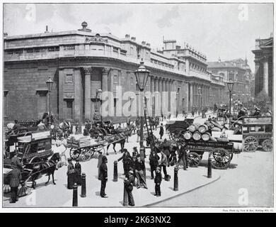 En regardant Threadneedle Street à la Banque d'Angleterre. Banque D'Images