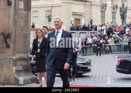 Le Premier ministre letton Krisjanis Karins a été vu avant le sommet de la Communauté politique européenne à Prague. Il s'agit de la toute première réunion d'un plus grand nombre d'États membres de l'Union européenne et d'autres pays européens à travers le continent. Banque D'Images