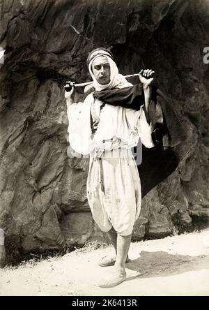 Jeune Fille Kabyle Porteuse - Photo CDV Vers 1865 - Cairol Oran - Algérie Orientalisme