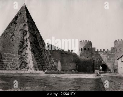 Photographie vintage du 19th siècle : pyramide de Caius Cestius, Rome italie Banque D'Images