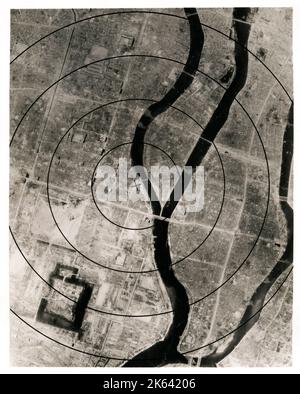 Vue aérienne de la ville d'Hiroshima, au Japon, avec le point de visée de la bombe atomique 1945, deuxième Guerre mondiale Banque D'Images