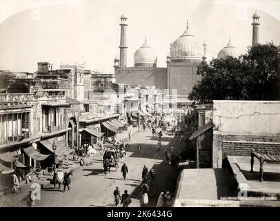 Photographie du 19th siècle : vue sur la rue et Jama Masjid, mosquée, Delhi, Inde Banque D'Images