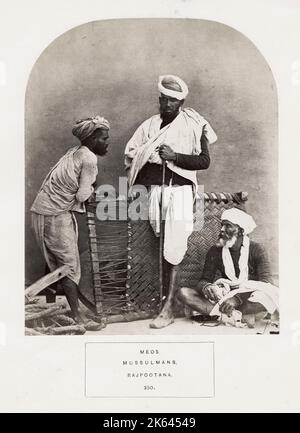 Photographie du XIXe siècle: Le peuple de l'Inde: Une série d'illustrations photographiques, avec typographie descriptive, des races et tribus de l'Hindustan - publié dans les années 1860 sous l'ordre de la Viceroy, Lord Canning - Meos, Mussulmans, musulmans, Rajpootana. Banque D'Images