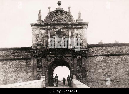 Photographie d'époque du XIXe siècle : entrée de Plymouth à la Citadelle Banque D'Images